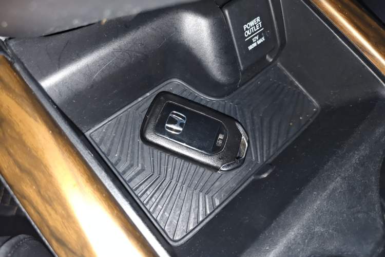 Used Honda CR-V 2019 240TURBO CVT 2WD Fashion Edition China V Vehicle Key