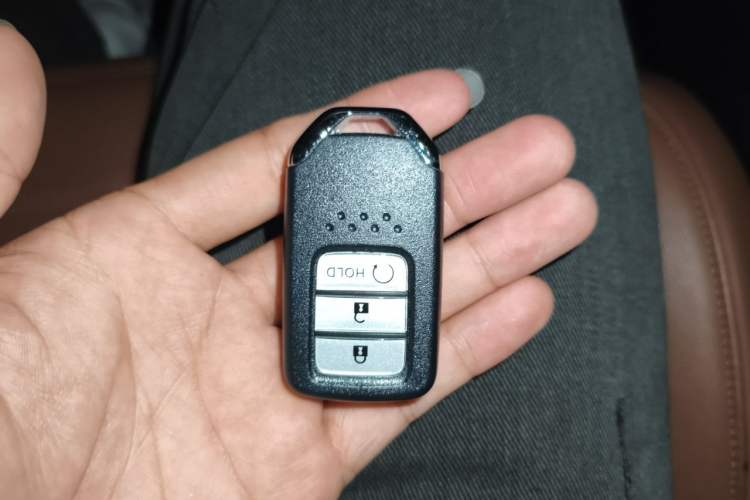 Used Honda CR-V 2019 Rui Hybrid 2.0L 2WD Pure Speed Version China V Emission Standard Vehicle Key