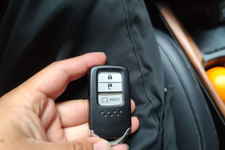 Used Honda CR-V 2019 240TURBO CVT 2WD Fashion Edition China V Vehicle Key