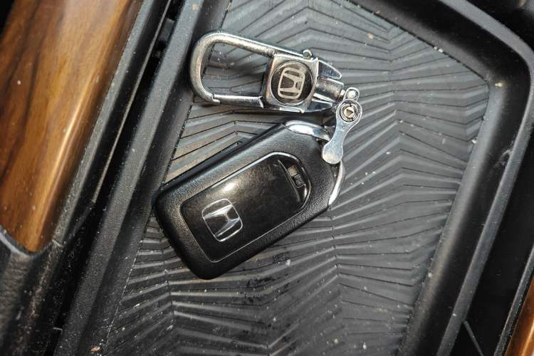 Used Honda CR-V 2019 240TURBO CVT 2WD Fashion Edition China V Vehicle Key