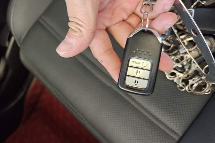 Used Honda CR-V 2019 240TURBO CVT 2WD Fashion Edition China VI Vehicle Key