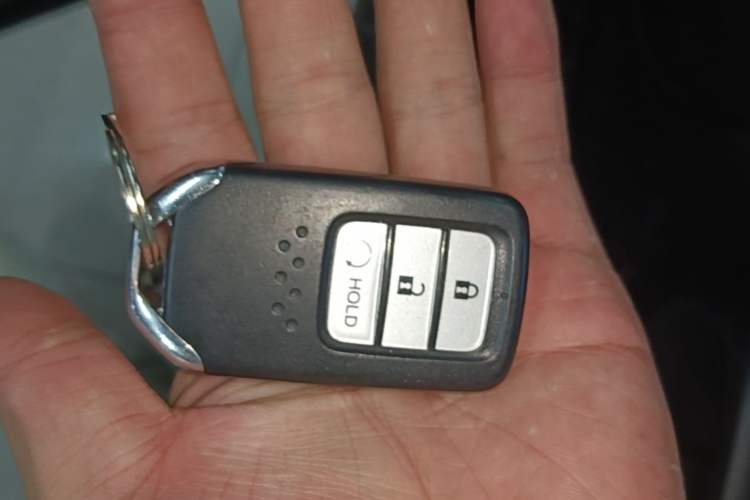 Used Honda CR-V 2019 240TURBO CVT 2WD Fashion Edition China V Vehicle Key