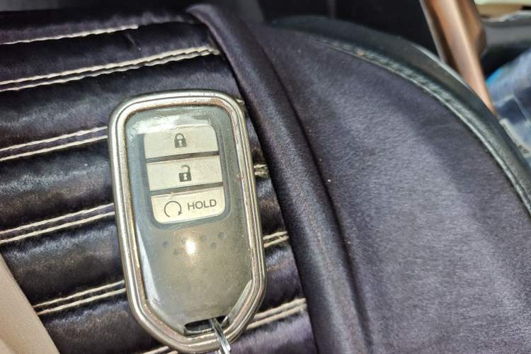 Used Honda CR-V 2019 240TURBO CVT 2WD Fashion Edition China V Vehicle Key