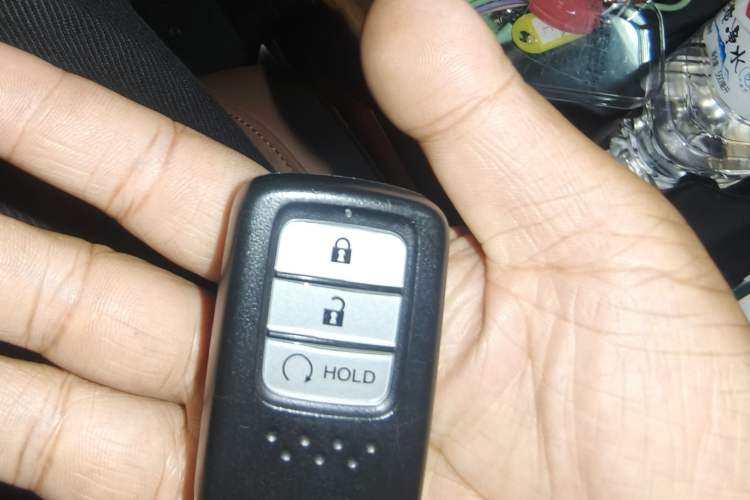 Used Honda CR-V 2019 Rui Hybrid 2.0L 2WD Pure Drive Version China V Emission Standard Vehicle Key