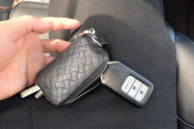 Used Honda CR-V 2019 240TURBO CVT 2WD Fashion Edition China V Vehicle Key