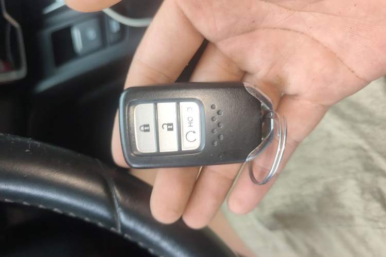 Used Honda CR-V 2019 240TURBO CVT 2WD Fashion Edition China VI Vehicle Key
