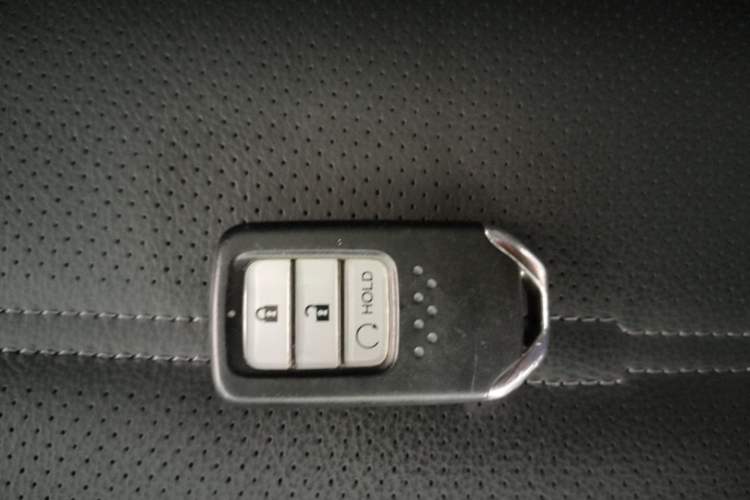 Used Honda CR-V 2019 240TURBO CVT 2WD Fashion Edition China V Vehicle Key