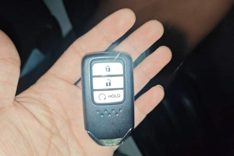 Used Honda CR-V 2019 240TURBO CVT 2WD Fashion Edition China V Vehicle Key