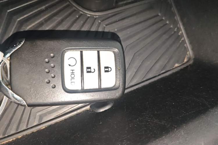 Used Honda CR-V 2019 240TURBO CVT 2WD Urban Edition China VI Emission Standard Vehicle Key