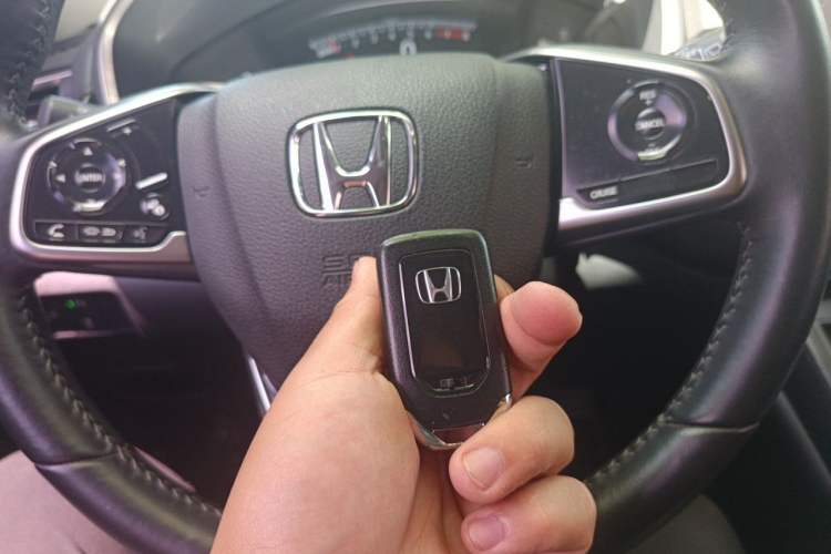 Used Honda CR-V 2019 240TURBO CVT Four-Wheel Drive Luxury Edition China V Emission Standard Vehicle Key