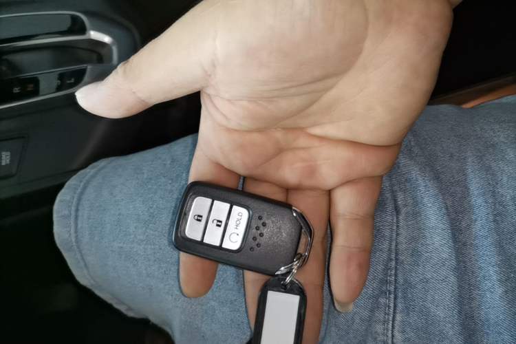Used Honda CR-V 2019 240TURBO CVT 2WD Fashion Edition China VI Vehicle Key