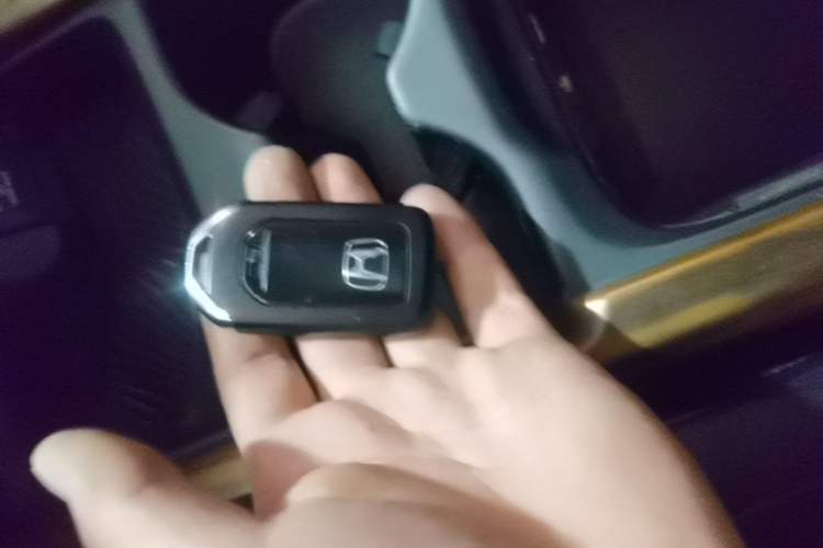 Used Honda CR-V 2019 Brilliant Edition Plus 240TURBO CVT Two-Wheel Drive Fashion Version China VI Emission Standard Vehicle Key