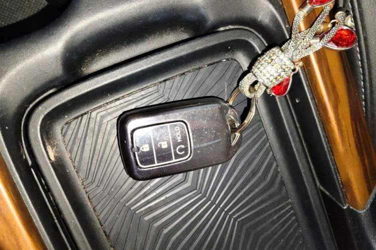 Used Honda CR-V 2019 240TURBO CVT 2WD Fashion Edition China VI Vehicle Key