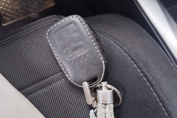 Used Honda CR-V 2019 240TURBO CVT 2WD Urban Edition China V Emission Standard Vehicle Key