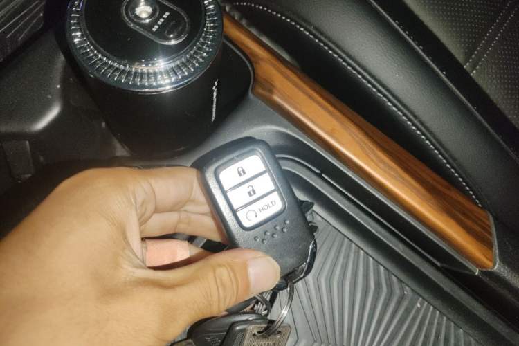 Used Honda CR-V 2019 240TURBO CVT 2WD Fashion Edition China V Vehicle Key