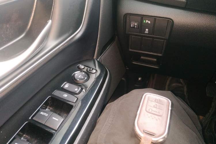 Used Honda CR-V 2019 240TURBO CVT 2WD Fashion Edition China VI Vehicle Key