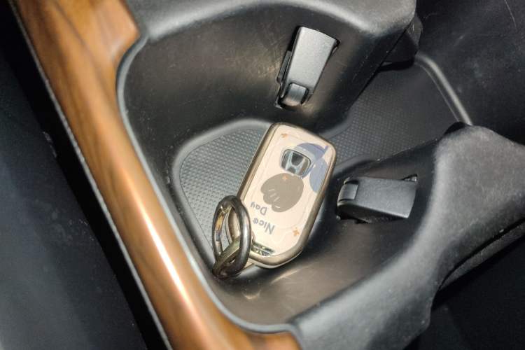 Used Honda CR-V 2019 240TURBO CVT 2WD Fashion Edition China V Vehicle Key