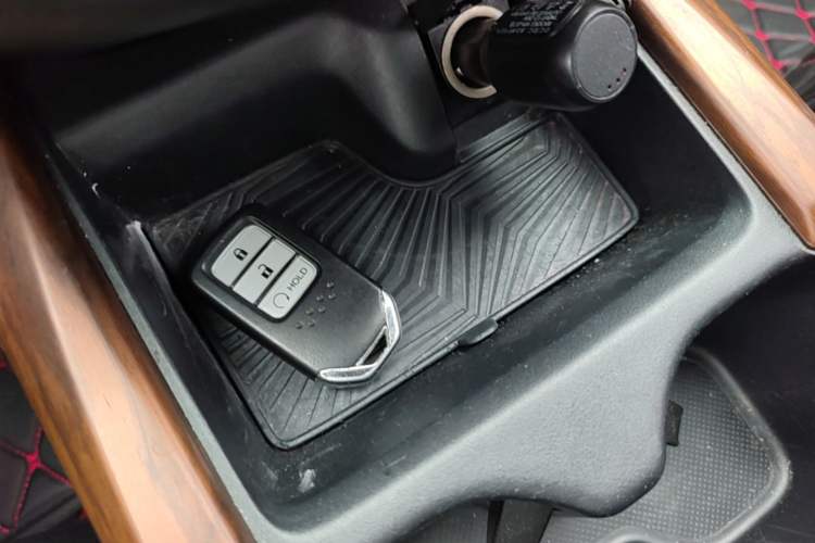 Used Honda CR-V 2019 Brilliant Edition Plus 240TURBO CVT Two-Wheel Drive Fashion Version China VI Emission Standard Vehicle Key