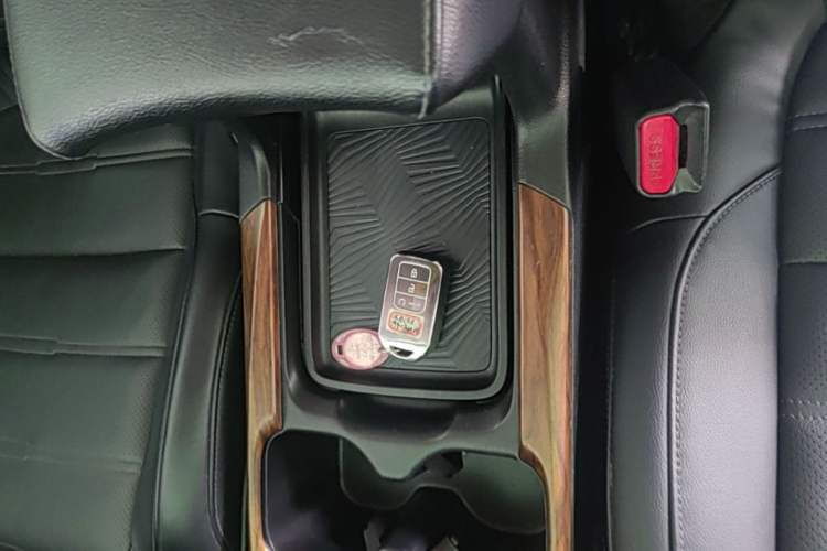 Used Honda CR-V 2019 240TURBO CVT 2WD Fashion Edition China V Vehicle Key