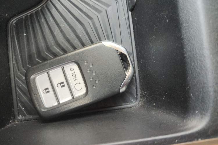 Used Honda CR-V 2019 240TURBO CVT 2WD Fashion Edition China V Vehicle Key