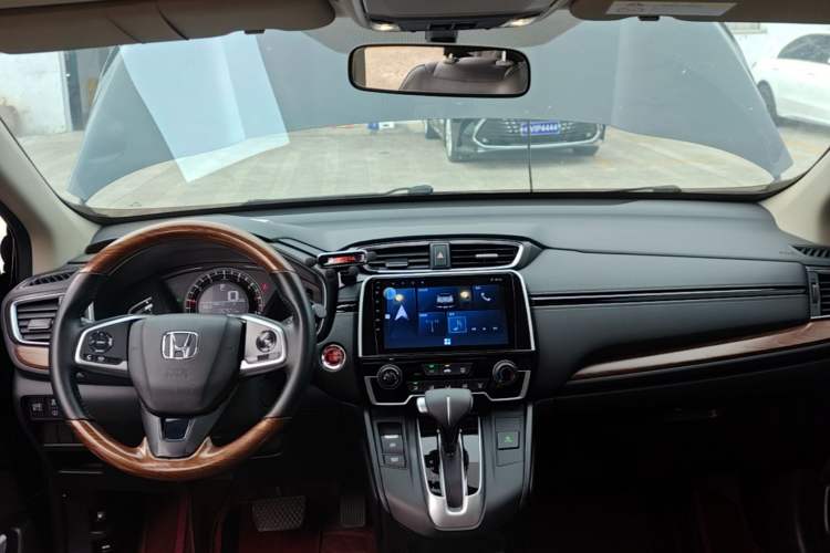 Used Honda CR-V 2021 240TURBO CVT 2WD Comfort Version Center Console