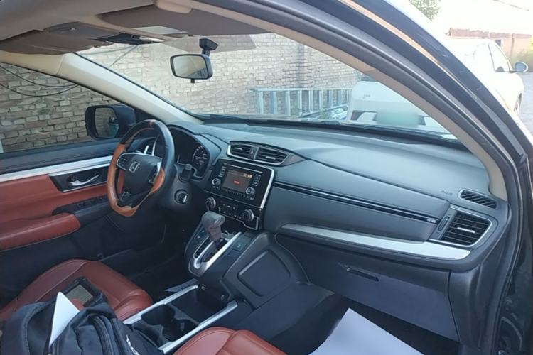 Used Honda CR-V 2021 240TURBO CVT 2WD Comfort Version Center Console