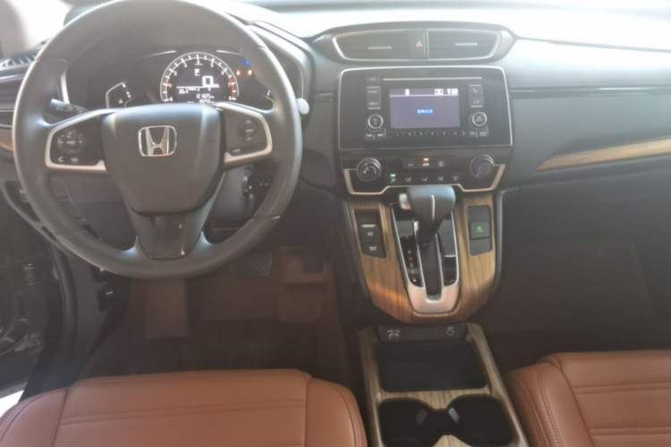 Used Honda CR-V 2021 240TURBO CVT 2WD Comfort Version Center Console