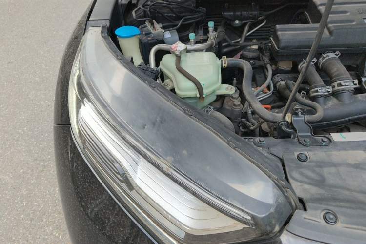 Used Honda CR-V 2021 240TURBO CVT 2WD Comfort Version Engine Bay Right