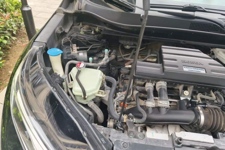 Used Honda CR-V 2021 240TURBO CVT 2WD Comfort Version Engine Bay Right
