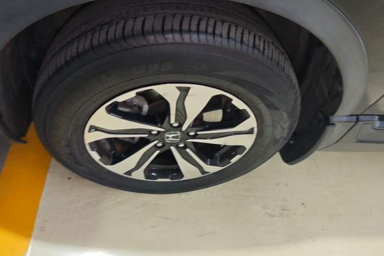 Used Honda CR-V 2021 240TURBO CVT 2WD Comfort Version Exterior 4