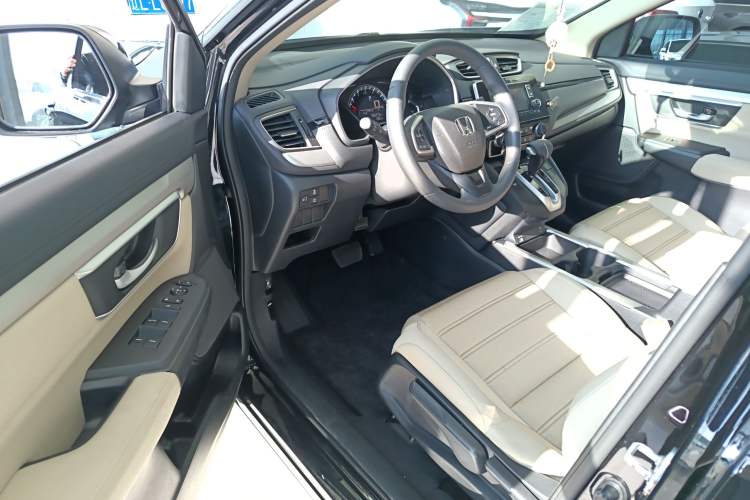 Used Honda CR-V 2021 240TURBO CVT 2WD Comfort Version Interior 3