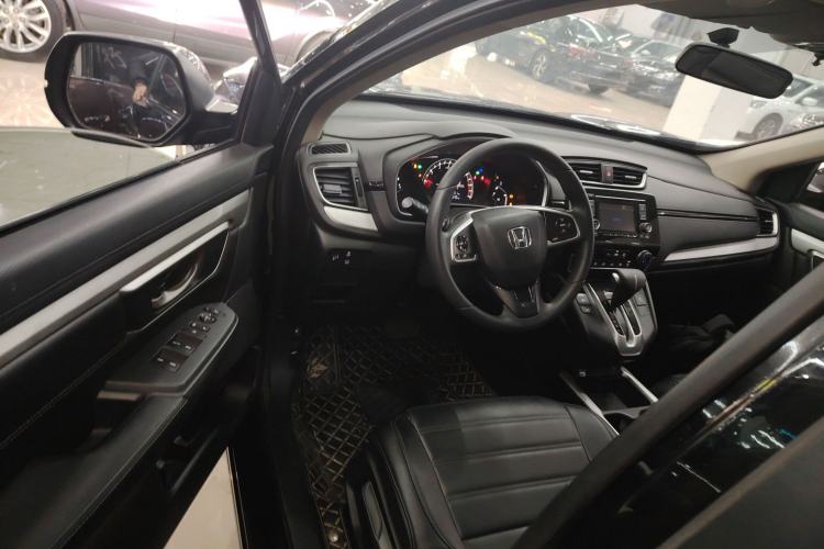 Used Honda CR-V 2021 240TURBO CVT 2WD Comfort Version Interior 3