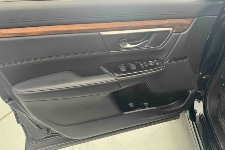 Used Honda CR-V 2021 240TURBO CVT 2WD Fashion Edition Interior 6