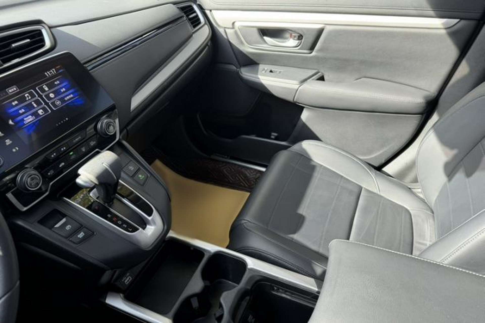 Used Honda CR-V 2021 240TURBO CVT Two-Wheel Drive Urban Edition Interior 6