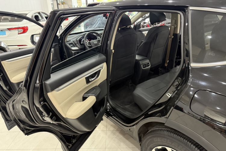 Used Honda CR-V 2021 240TURBO CVT 2WD Comfort Version Interior 7