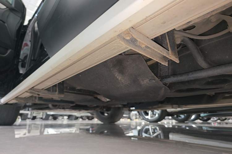 Used Honda CR-V 2021 240TURBO CVT 2WD Comfort Version Left Side Sill