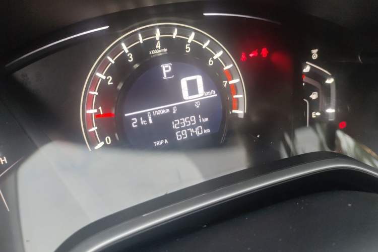 Used Honda CR-V 2021 240TURBO CVT 2WD Comfort Version Odometer Close Up