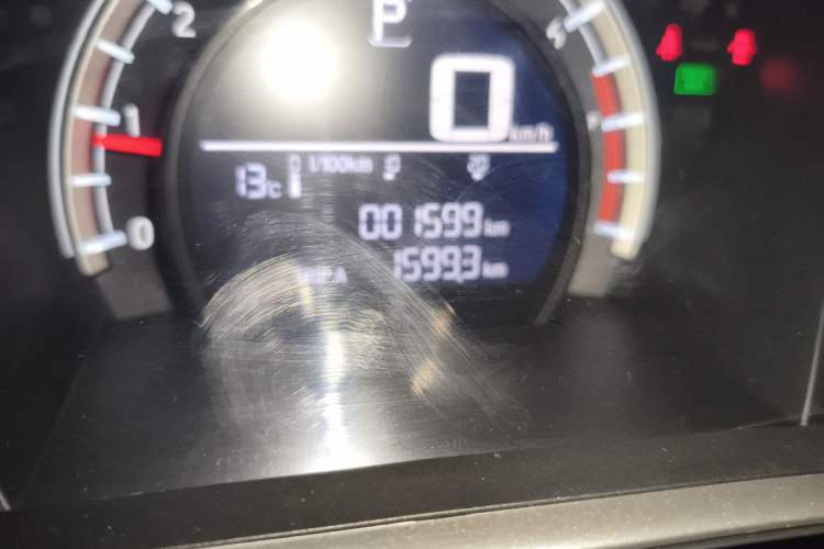 Used Honda CR-V 2021 240TURBO CVT 2WD Comfort Version Odometer Close Up