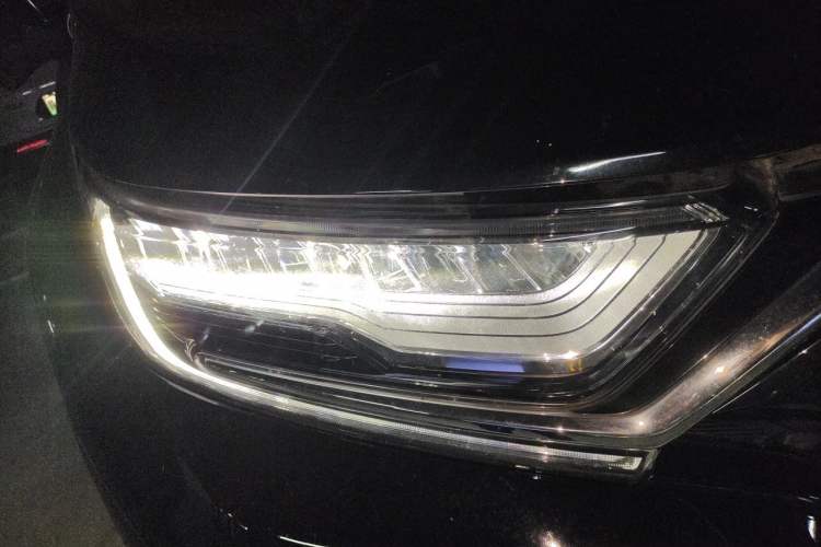 Used Honda CR-V 2021 240TURBO CVT 2WD Fashion Edition Right Front Headlight