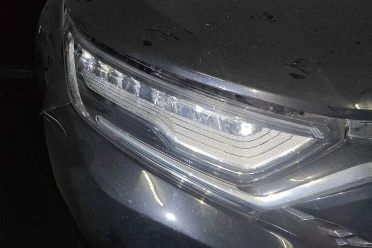 Used Honda CR-V 2021 240TURBO CVT 2WD Fashion Edition Right Front Headlight