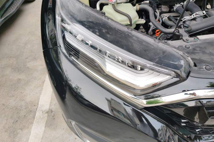 Used Honda CR-V 2021 240TURBO CVT 2WD Fashion Edition Right Front Headlight
