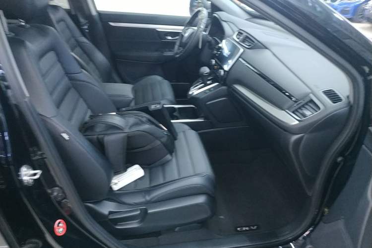 Used Honda CR-V 2021 240TURBO CVT Two-Wheel Drive Urban Edition Right Front Seat