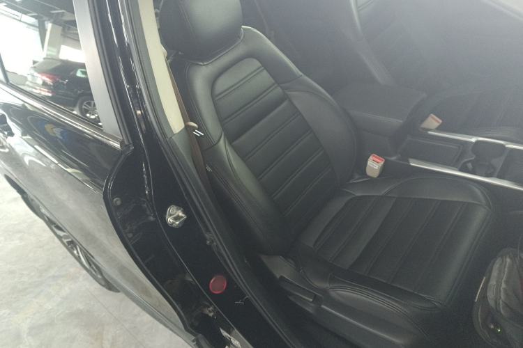 Used Honda CR-V 2021 240TURBO CVT 2WD Comfort Version Right Front Seat