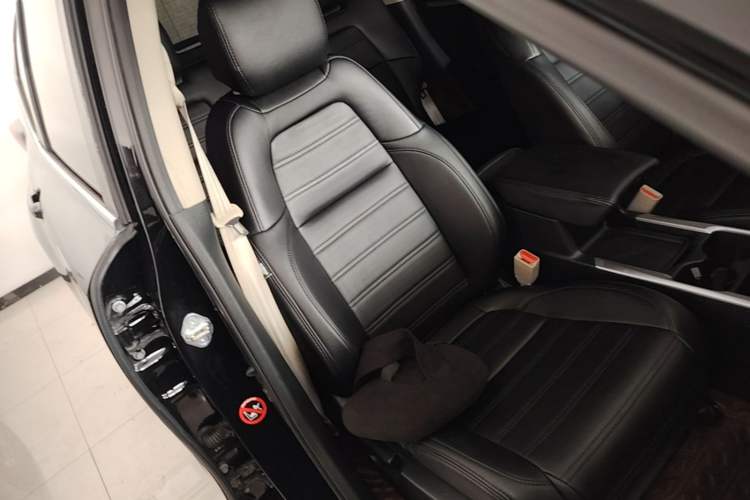 Used Honda CR-V 2021 240TURBO CVT 2WD Comfort Version Right Front Seat
