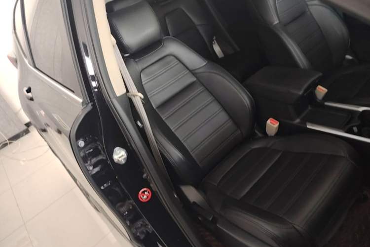 Used Honda CR-V 2021 240TURBO CVT 2WD Comfort Version Right Front Seat