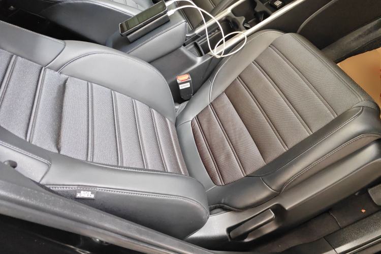 Used Honda CR-V 2021 240TURBO CVT Two-Wheel Drive Urban Edition Right Front Seat