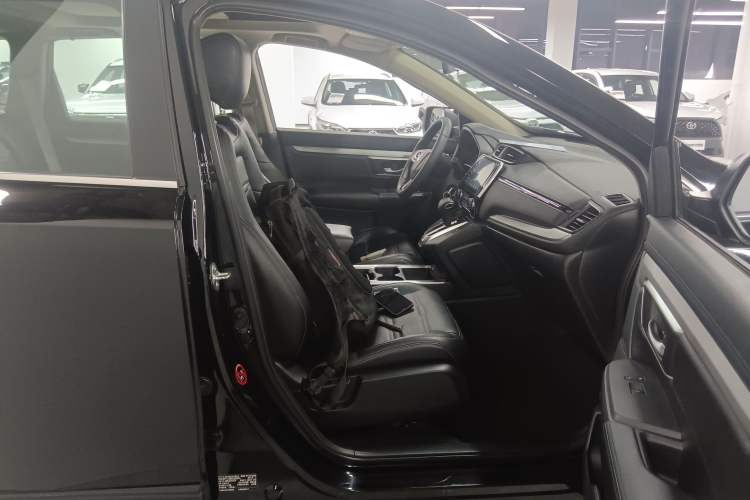 Used Honda CR-V 2021 240TURBO CVT 2WD Comfort Version Right Front Seat