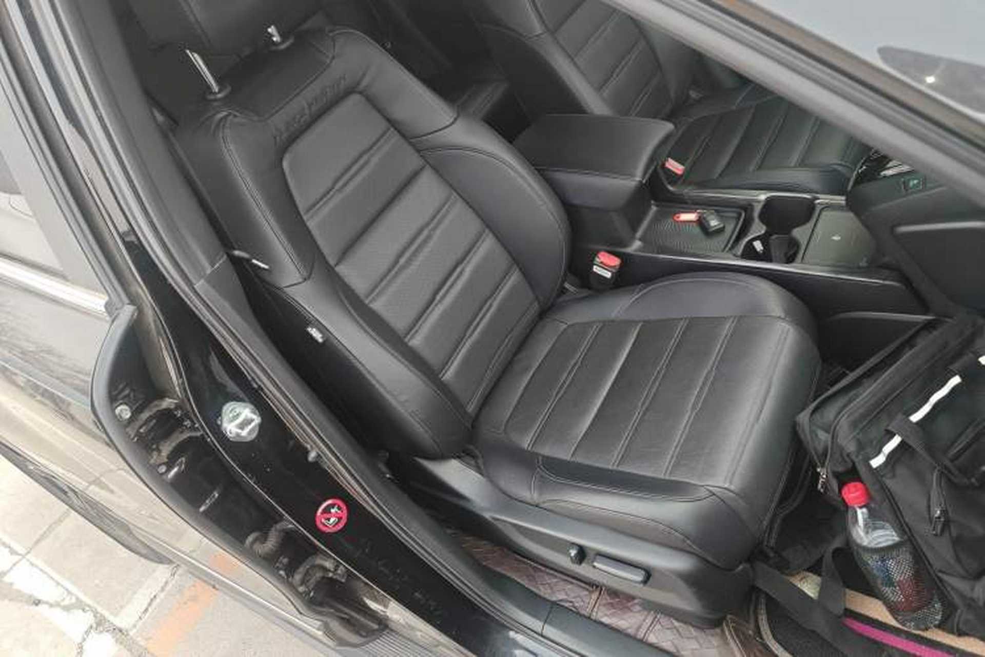 Used Honda CR-V 2021 240TURBO CVT 2WD Black Jazz Edition Right Front Seat