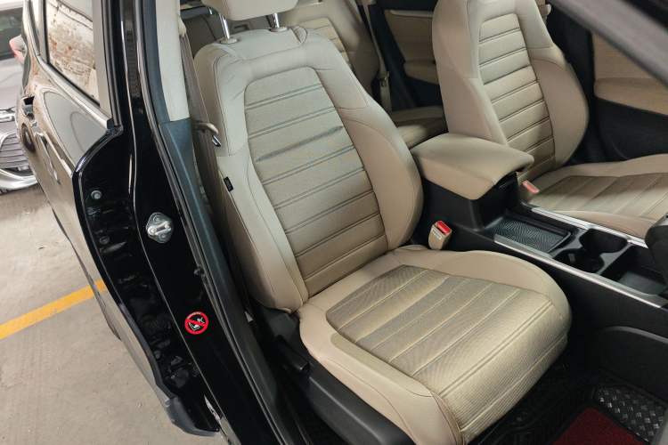 Used Honda CR-V 2021 240TURBO CVT 2WD Comfort Version Right Front Seat