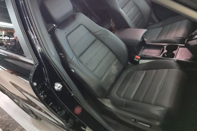 Used Honda CR-V 2021 240TURBO CVT 2WD Black Jazz Edition Right Front Seat